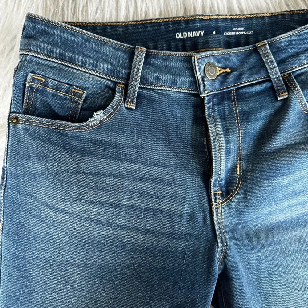 Old Navy Jeans Pants Mid Rise Kicker Boot Cut Blue Wash Denim Casual Size 4 - Picture 4 of 9